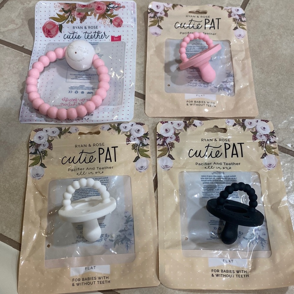 Ryan & Rose Cutie Pat flat and teether set pink black white rattle